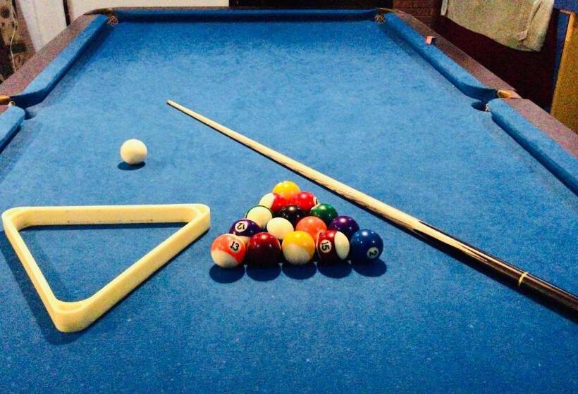 اتاق لوکس, 12th Avenue