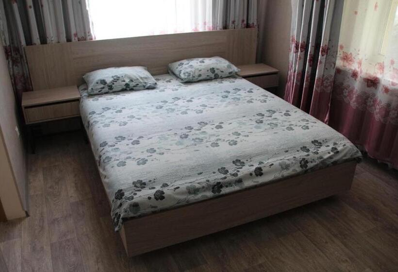 اتاق استاندارد سه نفره, Sunkar