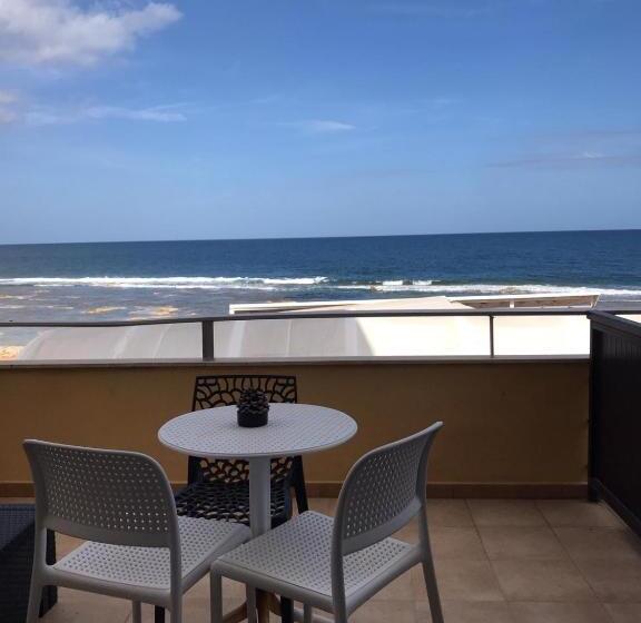 חדר דלוקס עם מרפסת נוף לים, La Conchiglietta