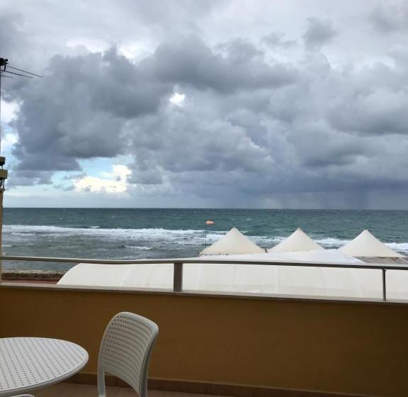 Quarto Deluxe Vista Mar com Sacada, La Conchiglietta