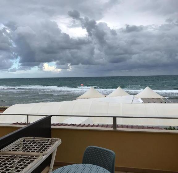 חדר סטנדרט נוף לים עם מרפסת, La Conchiglietta