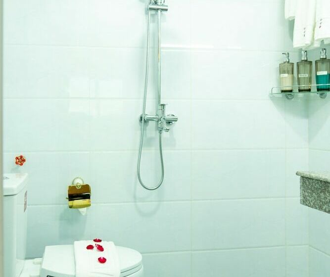 Quarto standard, Chicago Yangon Myanmar