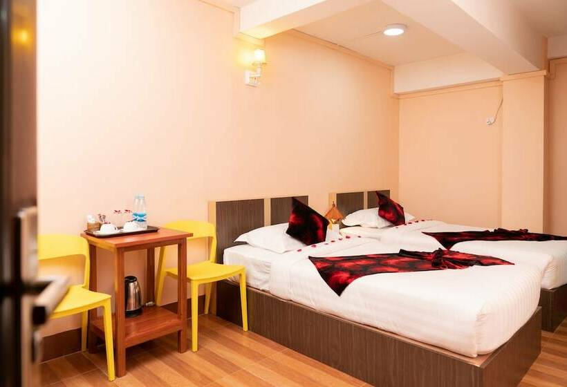 Quarto standard, Chicago Yangon Myanmar