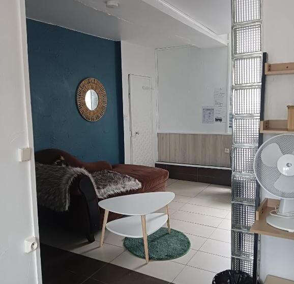 חדר סטנדרט, Marie Claire La Grillade