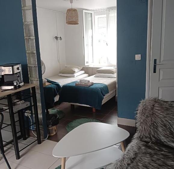 חדר סטנדרט, Marie Claire La Grillade