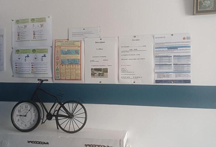 חדר משפחתי, Marie Claire La Grillade