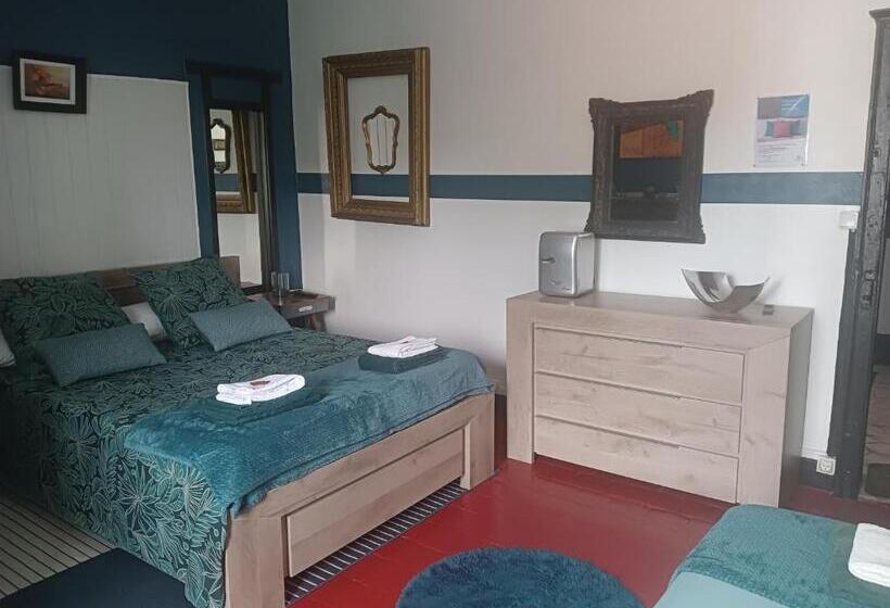 חדר משפחתי, Marie Claire La Grillade