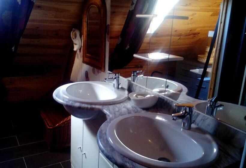 חדר משפחתי, Marie Claire La Grillade