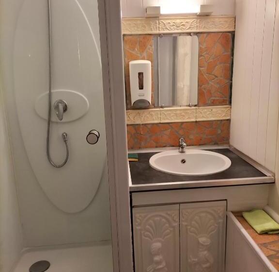 חדר סטנדרט, Marie Claire La Grillade