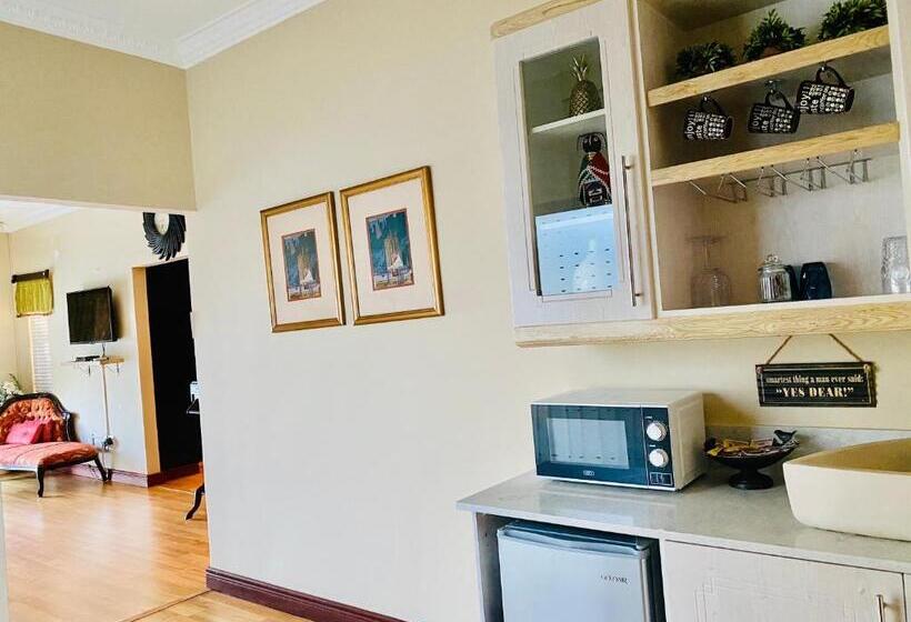 キングサイズベッドのスタンダードルーム, Re Union Vacations