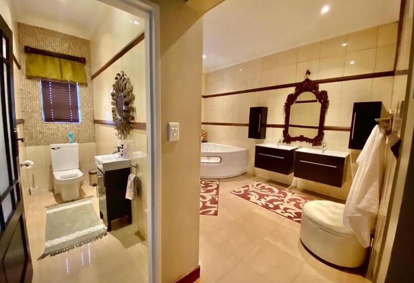 キングサイズベッドのスタンダードルーム, Re Union Vacations