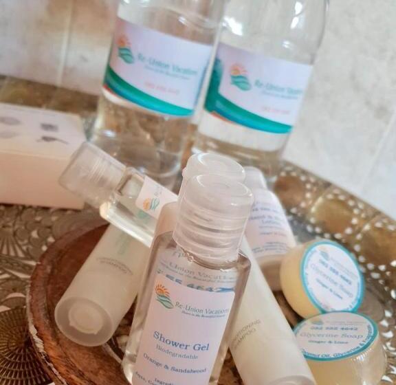 キングサイズベッドのスタンダードルーム, Re Union Vacations