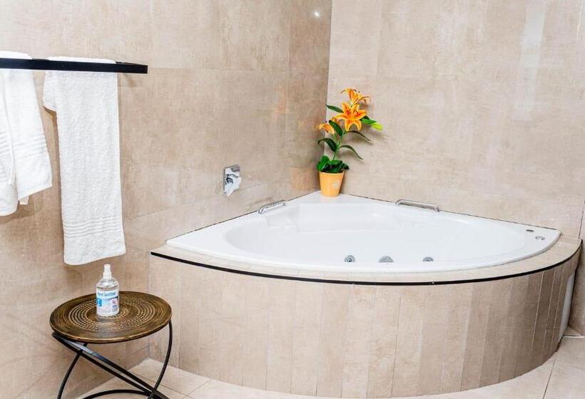 キングサイズベッドのスイートルーム, Re Union Vacations