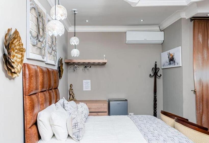 キングサイズベッドのスイートルーム, Re Union Vacations