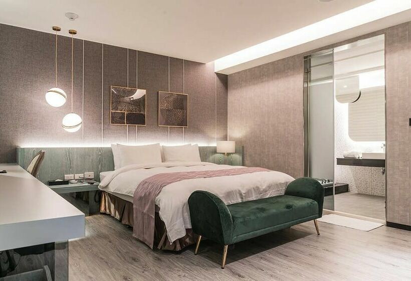 اتاق استاندارد, High Cloud Motel