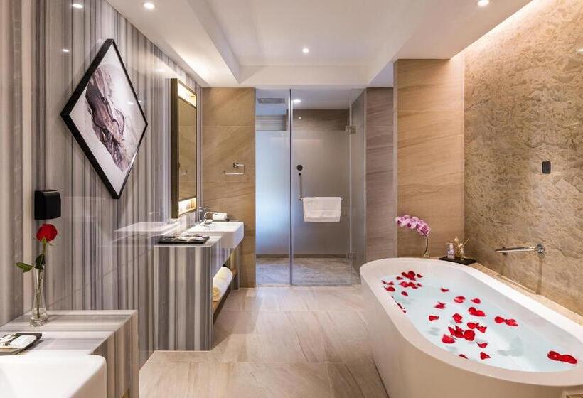 스탠다드 룸 킹사이즈 침대, Mercure Chengdu Huapaifang