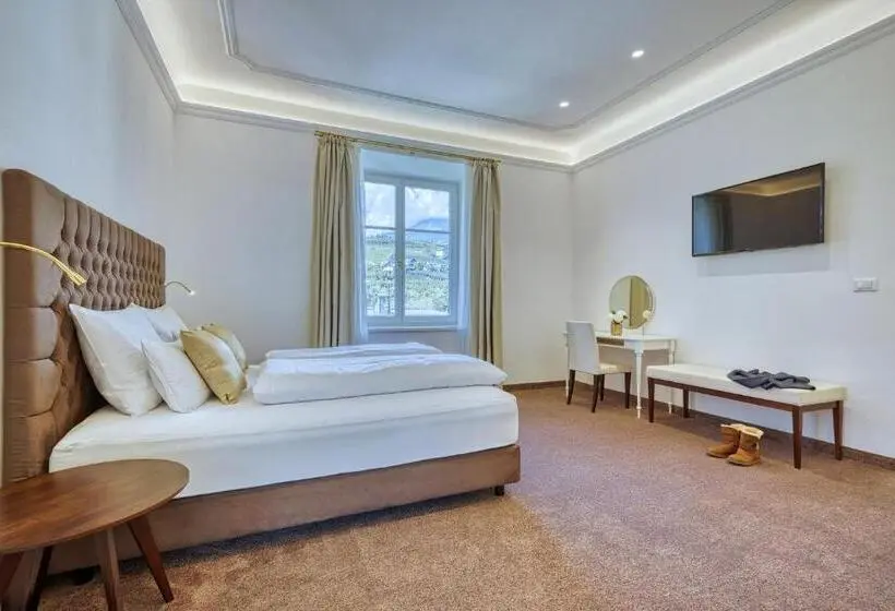 スイート, Villa Tell Rooms And Suites