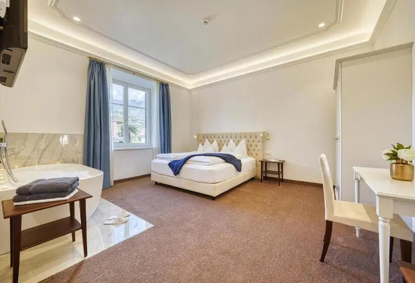 スイート, Villa Tell Rooms And Suites