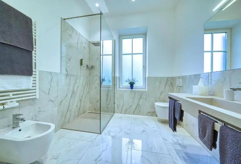 デラックスルーム, Villa Tell Rooms And Suites