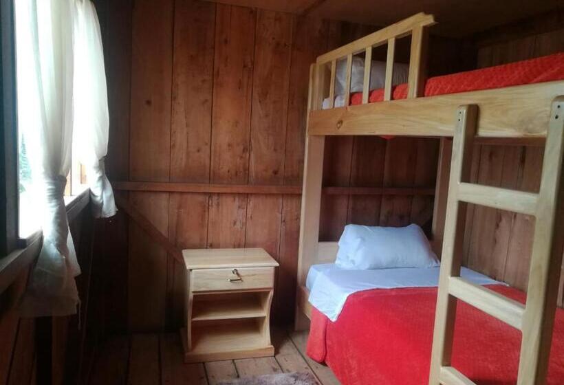 バス共有のスタンダードルーム, Hostal El Eden De Mindo