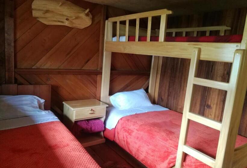 스탠다드 트리픔 룸 공동욕실, Hostal El Eden De Mindo
