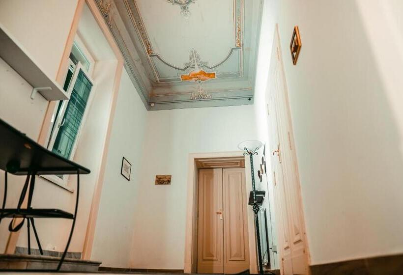 高级家庭房间, Domus Antica