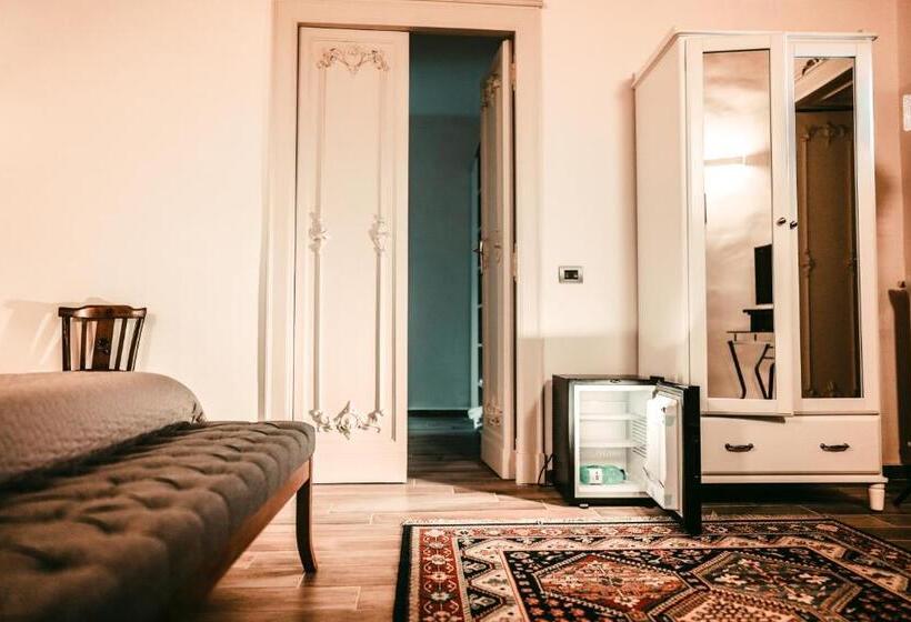 高级家庭房间, Domus Antica