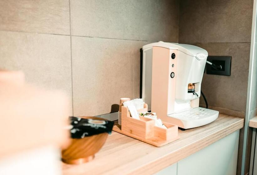 四人豪华间, Domus Antica