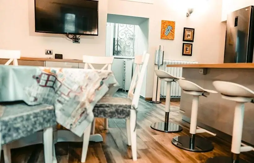 デラックスの４人部屋, Domus Antica