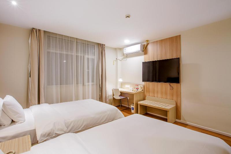 Quarto Estandar, Hanting Shanghai Zhenping Rd