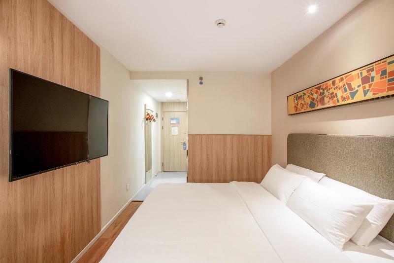 Quarto Superior, Hanting Shanghai Zhenping Rd