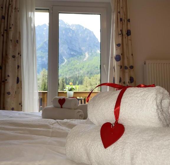 غرفة قياسية مطلّة علي البحيرة, Lago Della Creta