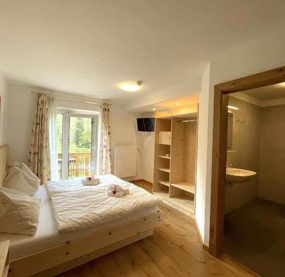 レイクビュースタンダードルーム, Lago Della Creta