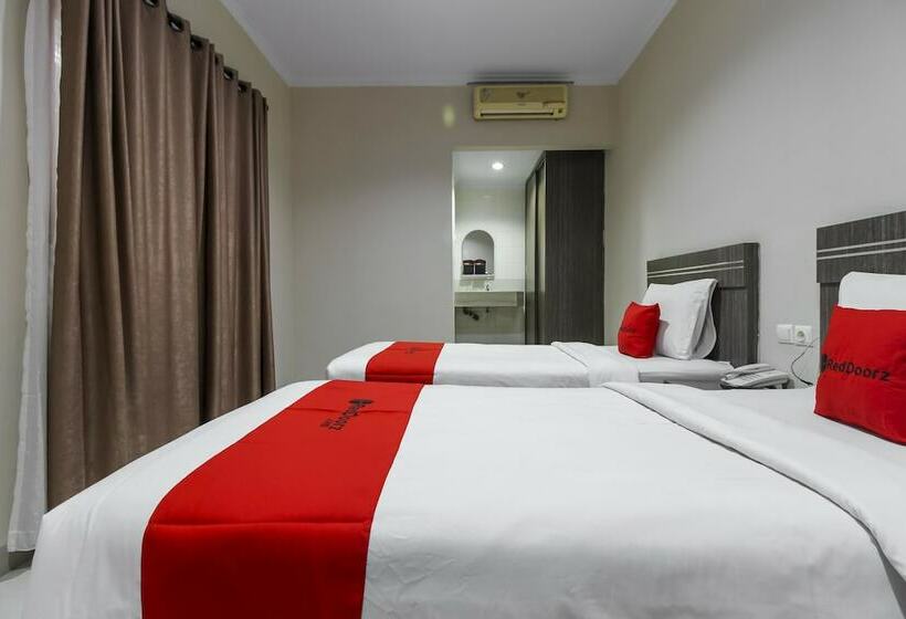 Номер Стандарт, Reddoorz Plus Syariah @ Jalan Sriwijaya Medan