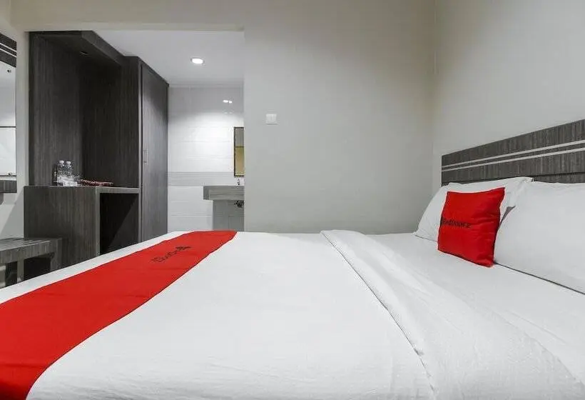 デラックスルーム, Reddoorz Plus Syariah @ Jalan Sriwijaya Medan