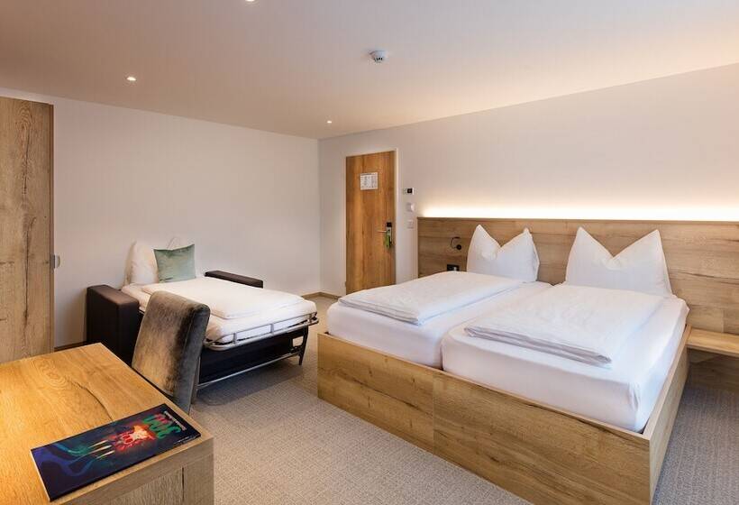 سوییت جونیور, Vaduzerhof By B Smart