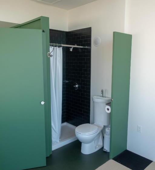 スタンダードスタジオ, Abpopa Hillcrest