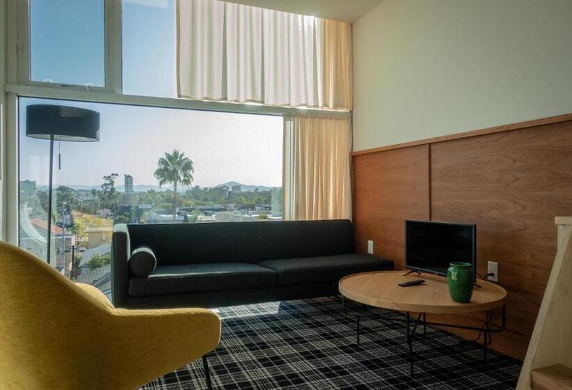 シングルデラックスルーム, Abpopa Hillcrest