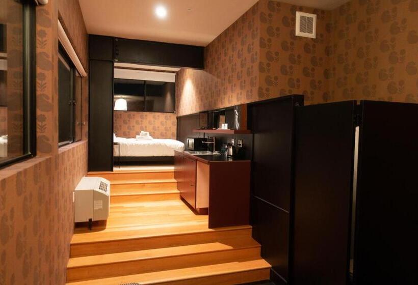 デラックススタジオ, Abpopa Hillcrest