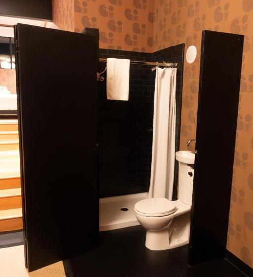 デラックススタジオ, Abpopa Hillcrest