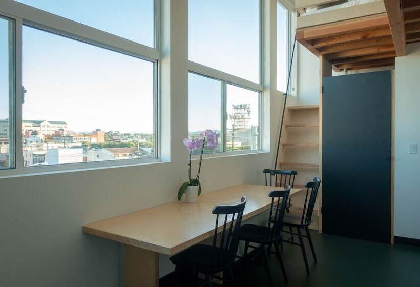 スタンダードスタジオ, Abpopa Hillcrest