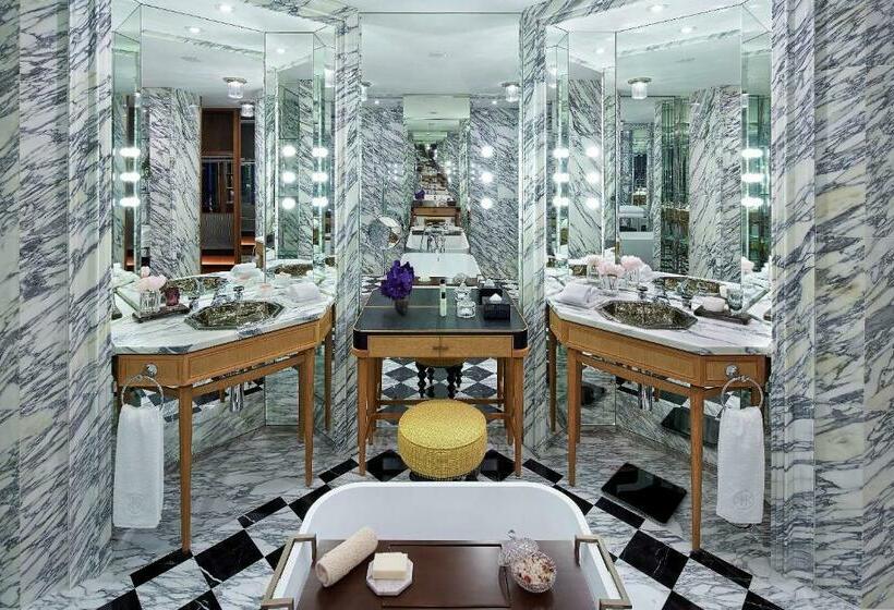 اتاق استاندارد با تخت بزرگ, Rosewood Hong Kong