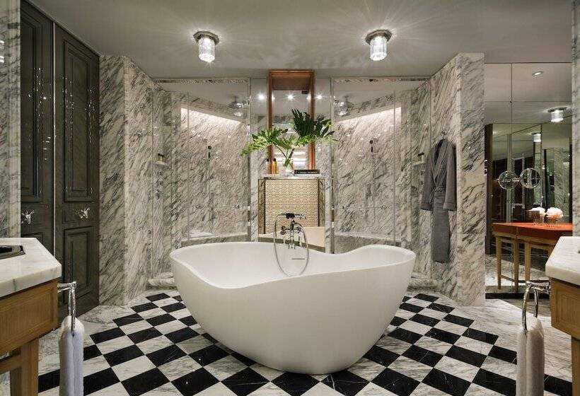 سوئیت با چشم‌انداز, Rosewood Hong Kong