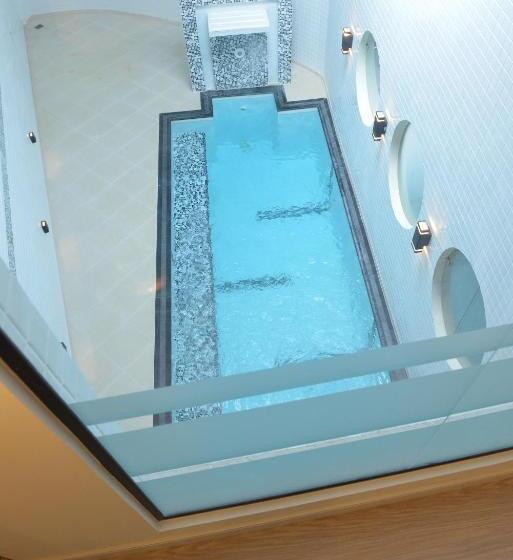 جناح مزود بحمام سباحة, Villages Motel By Drops