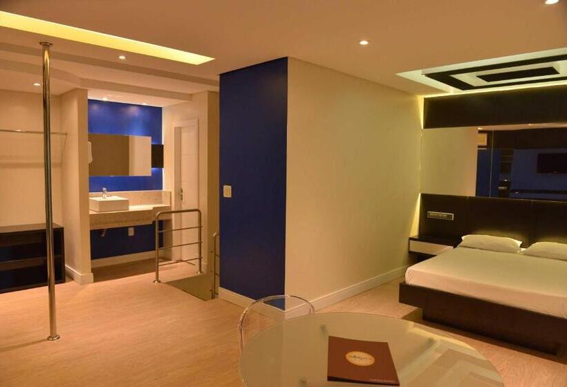 جناح مزود بحمام سباحة, Villages Motel By Drops