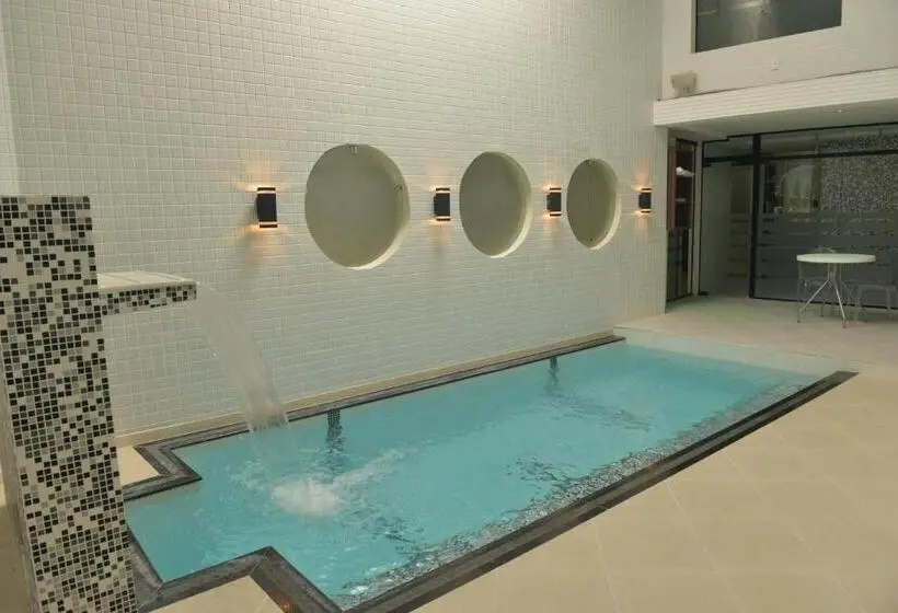 Suite with Pool, Villages Motel By Drops
