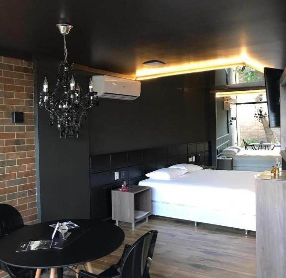 جناح ديلوكس, Villages Motel By Drops