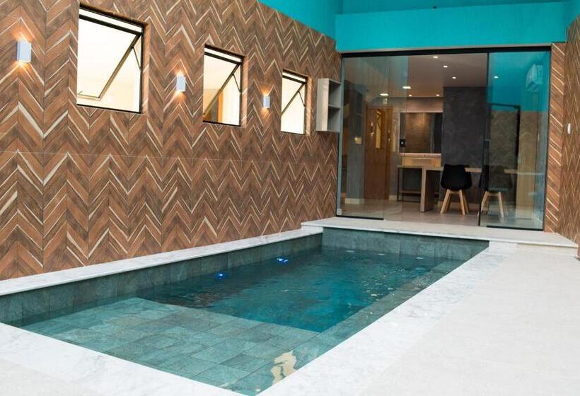 جناح جونيور مزوَّد بحمام سباحة, Villages Motel By Drops