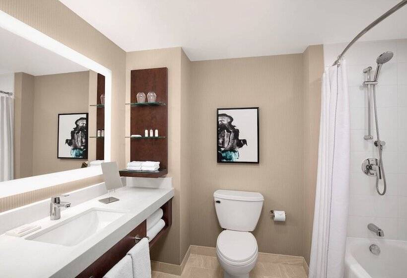 غرفه قياسيه سريرين مزدوجين, Delta Hotels By Marriott Thunder Bay