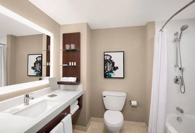 اتاق استاندارد با 2 تخت دوبل, Delta Hotels By Marriott Thunder Bay